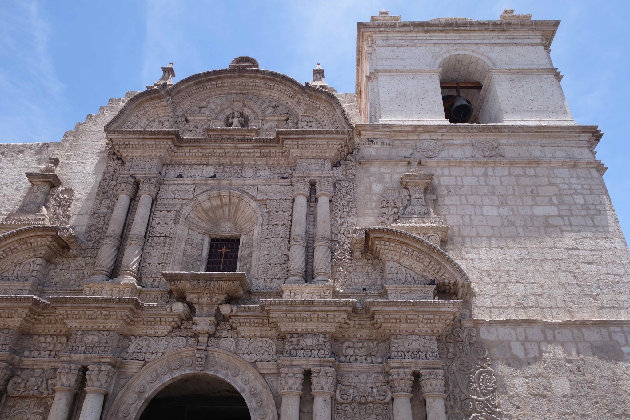 Die Iglesia de la Compañía ist ein gutes Beispiel für die Vermischung von spanischen und indigenen Elementen.