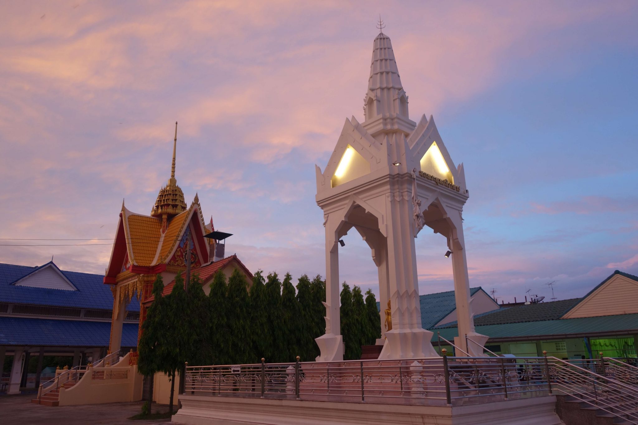 Surat Thani – Alltagsleben, Tempel und Nachtmärkte - travelbites